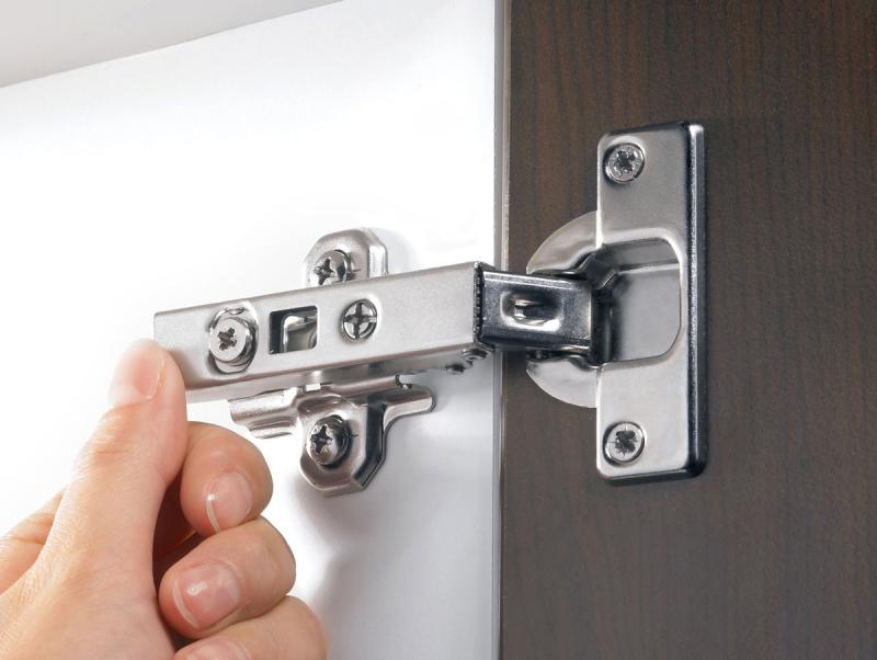 Как отрегулировать петли на дверцах шкафа